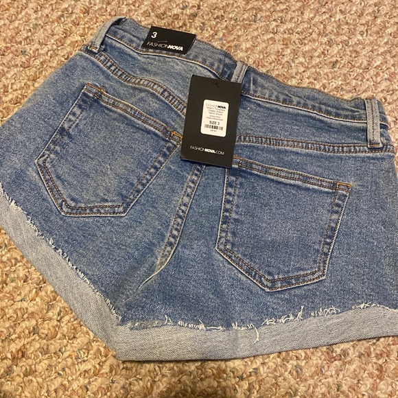 Blue jean shorts - Picture 2 of 3